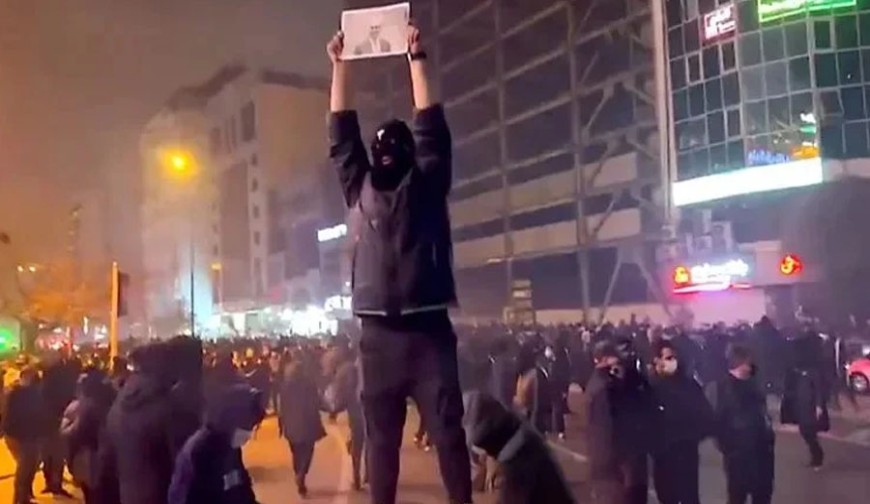 কঠিন চ্যালেঞ্জের মুখে ইরান