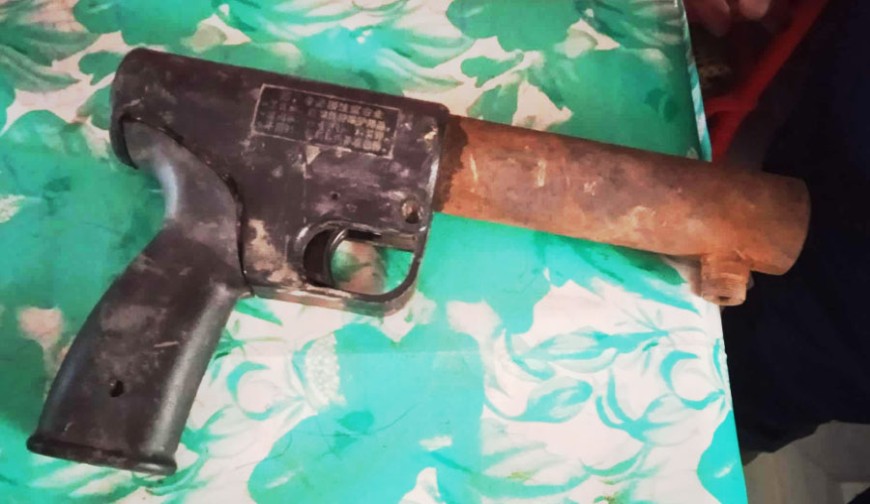 যশোরে পরিত্যক্ত অবস্থায় দেশীয় পিস্তল উদ্ধার