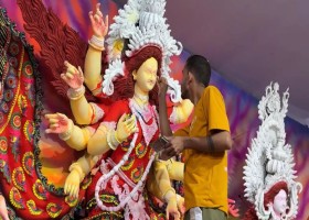 আজ মহালয়া, যশোরে ৭৩৯ মণ্ডপে দুর্গাপূজার মহাযজ্ঞ