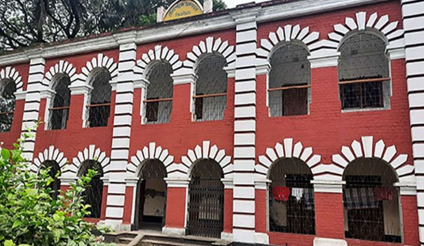 ঝিনাইদহ জেলা পরিষদ: সুইপার পদে মুসলিম যুবক, এক কর্মচারীর চার স্বজনের চাকরি