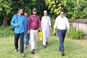 এক মাসের মধ্যে দখলমুক্ত হবে বীর নারায়ণপুরের সরকারি রাস্তা, আশায় বুক বাঁধছেন তিন গ্রামের মানুষ