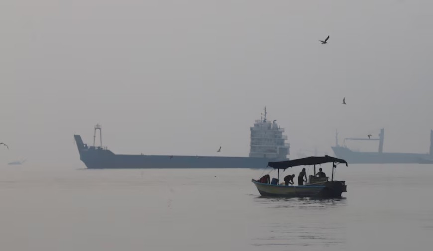 হরমুজ প্রণালিতে তেলবাহী ৭ জাহাজে হামলার দাবি ইরানের