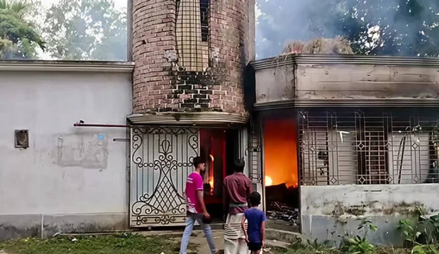 পাবনায় মাদ্রাসার ছাত্রীকে ধর্ষণচেষ্টার অভিযোগে শিক্ষক আটক, মাদ্রাসায় আগুন দিলো স্থানীয়রা