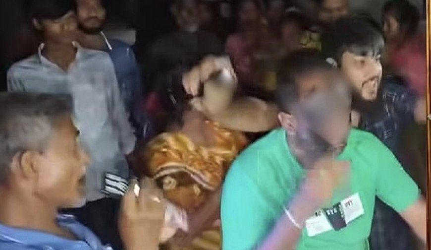 নওগাঁয় আপন দুই বোনকে বিয়ে, যুবক ও দুই স্ত্রীকে চুনকালি মাখিয়ে জুতার মালা পরিয়ে গ্রামছাড়া