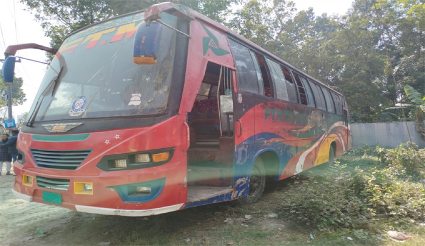 যশোরে মধ্যরাতে নাশকতা, পুড়ল যুবদল নেতার বাস