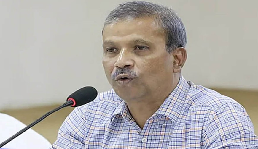 সিইসি এমপিদের, রাষ্ট্রপতি মন্ত্রিসভার সদস্যদের শপথ পড়াতে পারেন: আইন উপদেষ্টা