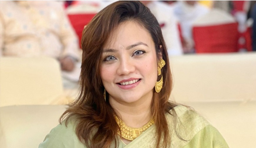 ঢাবি শিক্ষক মোনামী পাচ্ছেন হত্যার হুমকি!