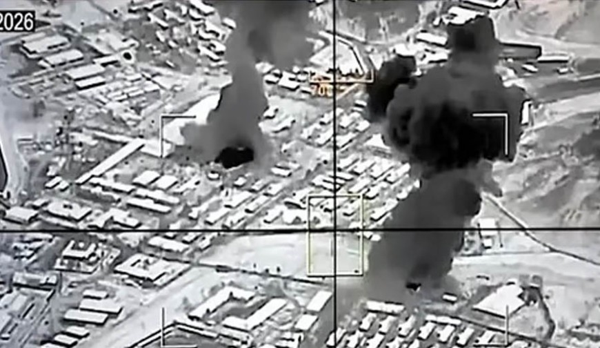 পাকিস্তান-আফগানিস্তান সীমান্তে ‘প্রকাশ্য যুদ্ধ’