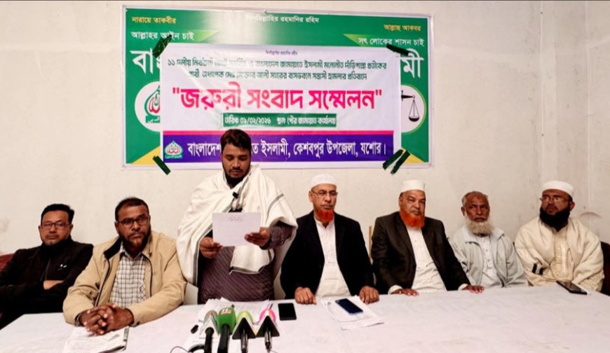 মধ্যরাতের আতঙ্ক: কেশবপুরে প্রার্থীর বাড়িতে ককটেল হামলা