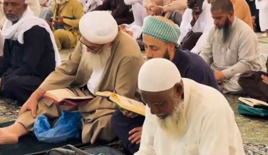 যশোরে এক মসজিদে ১৬০০ মুসল্লির ইতিকাফ: আকর্ষণের কেন্দ্রে ইব্রাহিম আফ্রিকী