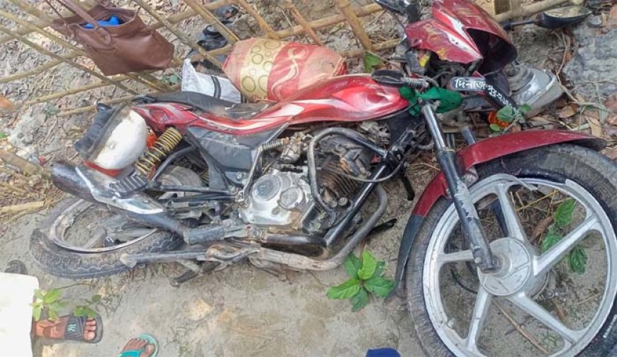 ট্রাকচাপায়  একই পরিবারের তিনজন নিহত