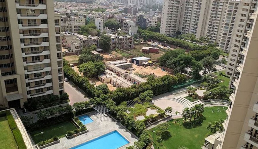 দুই বছরের কন্যাকে নিয়ে ২৩ তলা থেকে ঝাঁপ দিলেন বাবা