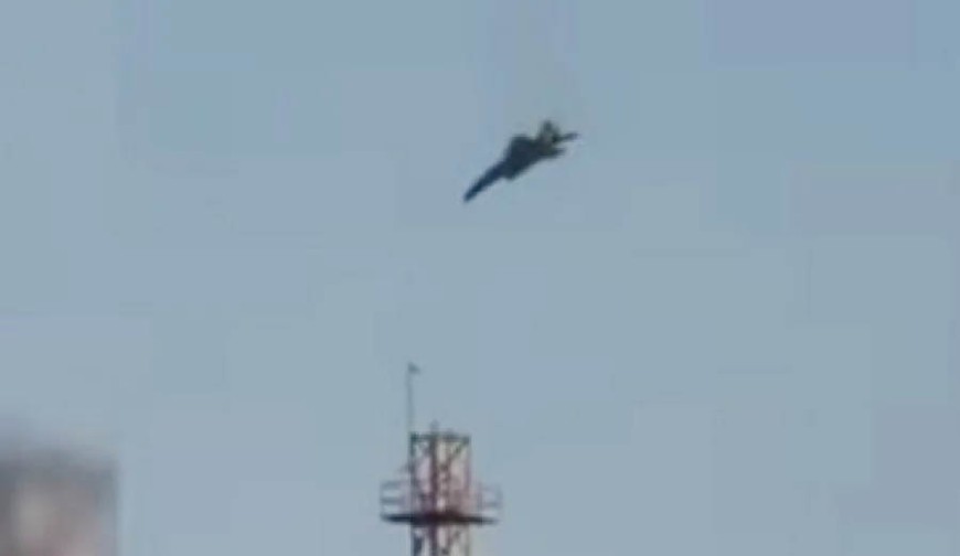 কুয়েতে মার্কিন এফ-১৫ যুদ্ধবিমান বিধ্বস্ত করলো ইরান