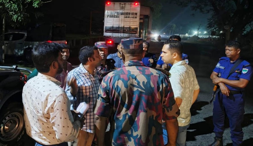 বেনাপোলে অভিযান / এসএ পরিবহনের কাভার্ড ভ্যানে ২৯ লাখ টাকার অবৈধ পণ্য