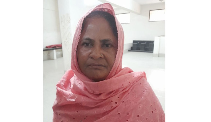 যশোরে ১৭ মামলার আসামি  নারী মাদক ব্যবসায়ী আটক