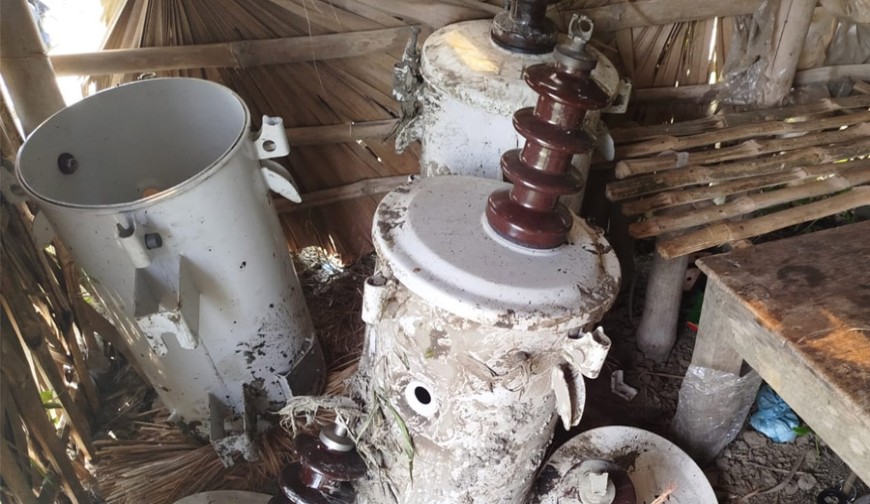 এক রাতেই একই মাঠে ৮টি ট্রান্সফরমার চুরি