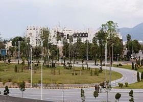 ইরান ও যুক্তরাষ্ট্রের আলোচনা ইতিবাচক পরিবেশে অনুষ্ঠিত হচ্ছে: আল–জাজিরা