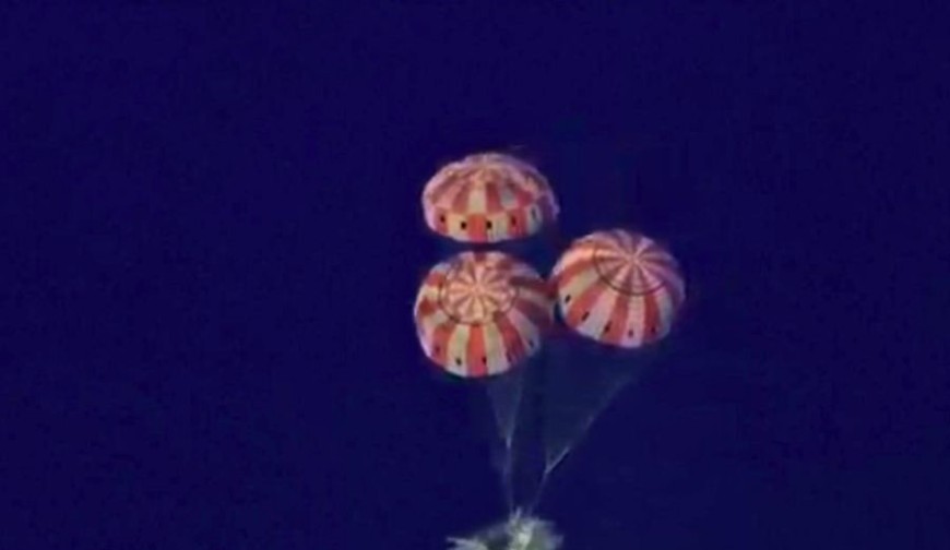 চন্দ্রাভিযান শেষে পৃথিবীতে ফিরল আর্টেমিস-২