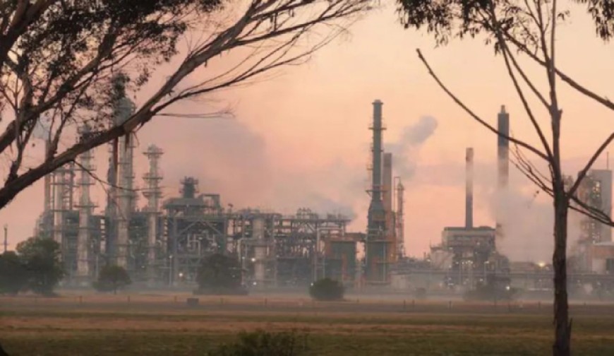 অস্ট্রেলিয়ার তেল শোধানাগারে ভয়াবহ অগ্নিকাণ্ড, উদ্বেগ জ্বালানি সরবরাহে