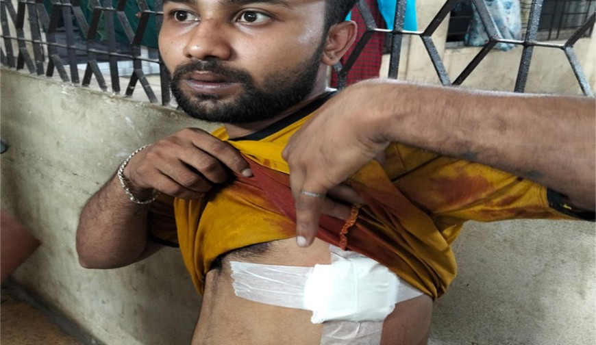 যশোরে প্রতিপক্ষের  চাকুর আঘাতে যুবক জখম