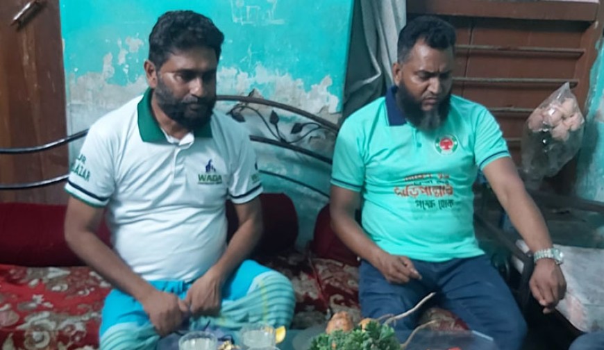 কোটচাঁদপুর উপজেলা নির্বাচনে আলোচনায় মিন্টু ঢালী অসুস্থ নেতার  বাড়িতে যেয়ে  কুশল বিনিময়