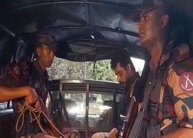 যশোরে বিজিবির অভিযানে প্রথমবারের মতো মিললো ৬ কোটি কোটি টাকার হীরা