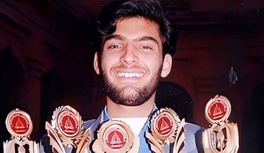 ৫০০ টাকা আয় দিয়ে শুরু কমেডিয়ান তারকা আজ ৪০০ কোটি টাকার মালিক