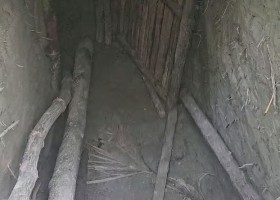 সুড়ঙ্গ খুঁড়ে মাদক সেবন!