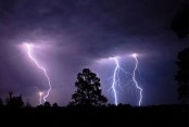 বজ্রপাতে ৭ জেলায় ১১ জনের মৃত্যু