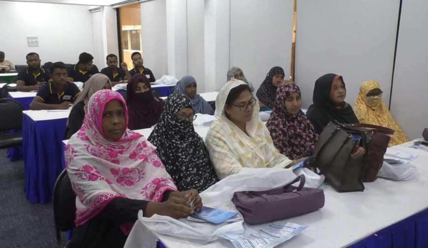 কারিগরি দক্ষতা বৃদ্ধিতে যশোরে  মৎস্যচাষীদের প্রশিক্ষণ