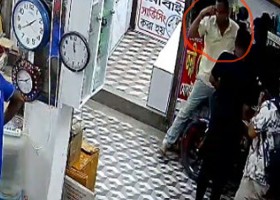 যশোরে ব্যবসায়ীকে ‘অস্ত্র দিয়ে ফাঁসানোর’ অভিযোগ: সিসিটিভি ফুটেজ ভাইরাল