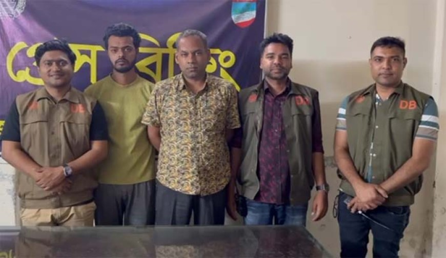 তন্নী ইলেক্ট্রনিক্স-এ অস্ত্র উদ্ধার, আটক দু’জনের আদালতে স্বীকারেক্তি