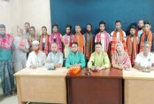 মে দিবসে শ্রমিকদের মাঝে গামছা বিতরণ সাতক্ষীরা কল্যাণ সমিতির