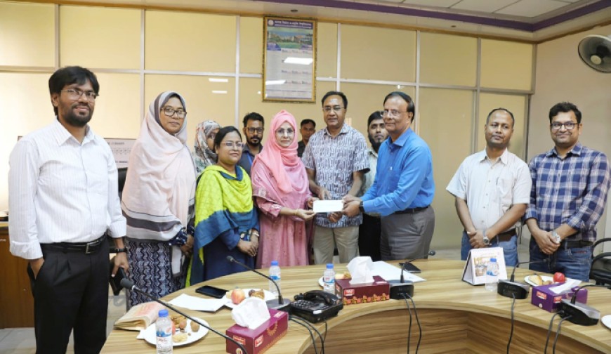 যবিপ্রবি’র শিক্ষা কল্যাণ ট্রাস্টে  শিক্ষক দম্পতির ৫০ লাখ টাকা অনুদান