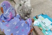 এ কী শিক্ষা দিলেন পৌরপার্কের বৃদ্ধা [ভিডিও]