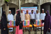 সেলাইমেশিন আর ভ্যানের চাকায় সচল হবে জীবিকা