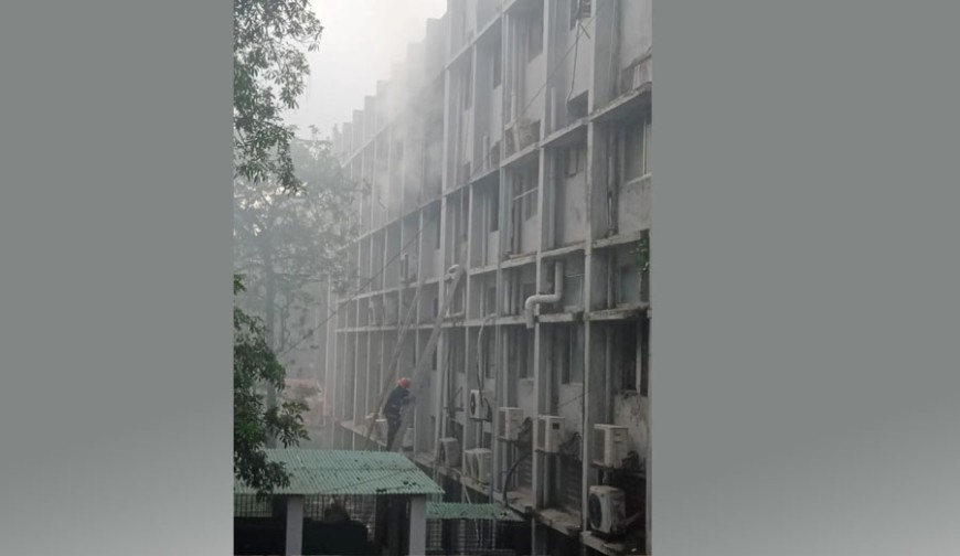 খুমেক হাসপাতালের আগুনে আহত ৫, দুই নার্স আইসিইউতে