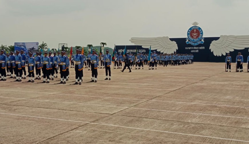 যশোর বিমান বাহিনী একাডেমিতে গ্রীষ্মকালীন রাষ্ট্রপতি কুচকাওয়াজ সম্পন্ন