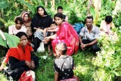 অনুপ্রবেশের অভিযোগে দর্শনায় নারী-শিশুসহ আটক ১০: সাতক্ষীরার নাগরিক দাবি
