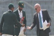 টস হেরে ব্যাটিংয়ে বাংলাদেশ