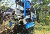 চট্টগ্রাম-কক্সবাজার মহাসড়কে দুই বাসের মুখোমুখি সংঘর্ষ, নিহত ৪, আহত ১৫