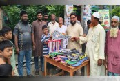 উপহারের র‍্যাকেট পেয়ে উচ্ছ্বসিত ৫০ খুদে