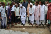 শার্শায় এইচবিবি রাস্তার নির্মাণকাজের উদ্বোধন করলেন সংসদ সদস্য মাওলানা আজীজুর রহমান