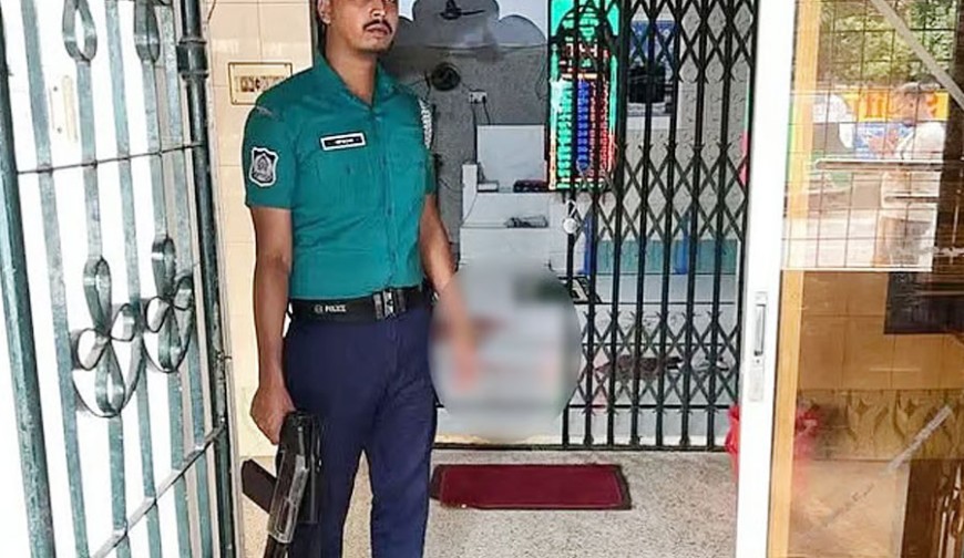 খুলনায় ফজরের নামাজের সময় মসজিদে ঢুকে গুলি, দুজন গুরুত্বর