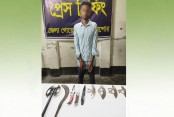 দেশী অস্ত্রের ভাণ্ডারসহ সন্ত্রাসী আটক