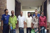 আদালতের বারান্দায় বাদীকে মারপিট: তাৎক্ষণিক বিচারে ৫ আসামির কারাদণ্ড, তিন নারীসহ বৃদ্ধের জরিমানা