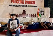 শিক্ষামন্ত্রীর পদত্যাগ ছাড়া সরছেন না ককরোচ জনতা পার্টি