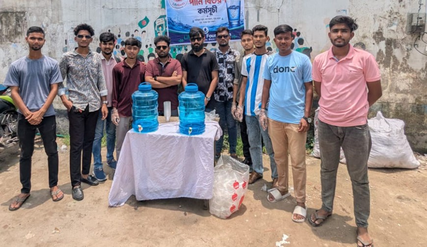 যশোরে লাইফরুটস ফাউন্ডেশনের বিশুদ্ধ পানি বিতরণ