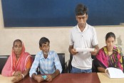 যশোরে বসতভিটা থেকে উচ্ছেদ, খোলা আকাশের নিচে একটি পরিবার