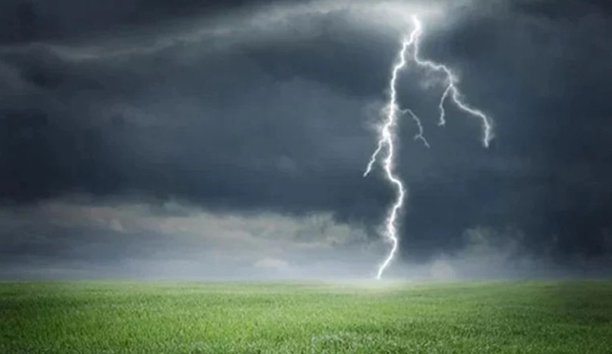 দেশের ৬ জেলায় বজ্রপাতে ১২ জনের মৃত্যু